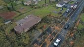 БРОЈ ЖРТАВА ТОРНАДА У САД ПОРАСТАО НА 11: Страховита олуја уништила куће и тржне центре