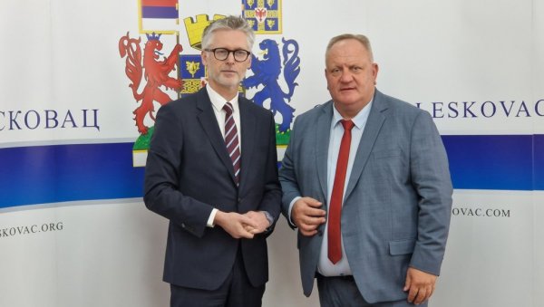 НЕРАСКИДИВЕ ВЕЗЕ: Амбасадор Аустрије боравио у Лесковцу