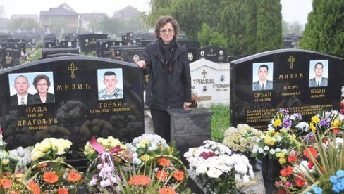 ЖИВИМ, А НИСАМ ЖИВА: Нада Милић у рату 1999. године изгубила два сина, трећи преминуо од туге за браћом