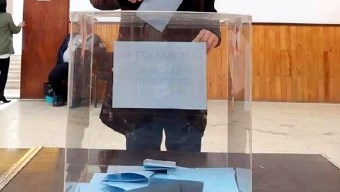 GLASANJE U NAJMANJE 50 GRADOVA I OPŠTINA: Čeka se raspuštanje republičkog i pokrajinskog parlamenta, pa da se upotpuni izborni paket