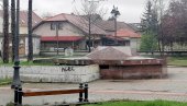 STERIJA ODNET NA ČIŠĆENJE: Spomenik čuvenog književnika u Vršcu na uređenju u Pančevu