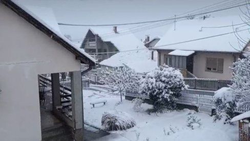 U ČAČKU KO USRED ZIME: Sneg pokrio i zapad Srbije (VIDEO)