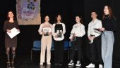 PLASIRALO SE PO PET RECITATORA U TRI KATEGORIJE: Gradska smotra recitatora u prokupačkom Domu kulture