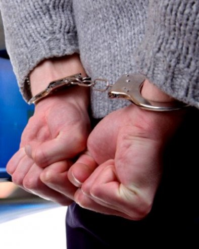 МЛАДИЋ (20) ПУШТАО МУЗИКУ СА ПРЕНОСИВОГ ЗВУЧНИКА: Полиција објавила шта је пронашла у његовој кући