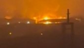 VELIKI POŽAR U HAMBURGU: Gradom se širi oblak pun hemikalija, vlasti upozoravaju građane da ne otvaraju prozore i vrata (VIDEO)