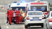 ULETEO U KONTRA SMER NA KRUŽNOM TOKU; Saobraćajna nesreća u Preljini, povređena oba vozača