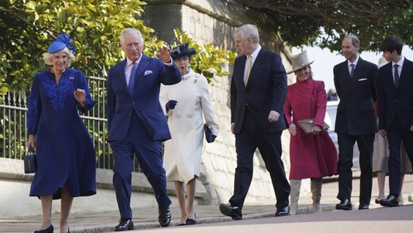 КРАЉА ЧАРЛСА ВЕЋ САХРАЊУЈУ: Ко ће заузети његов престо - Ово је редослед наслеђивања унутар британске краљевске породице (ФОТО)