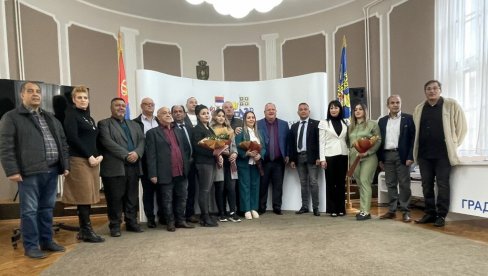 PRIMER DOBRE PRAKSE I INTEGRACIJA: Prijemom u Skupštini grada, u Leskovcu obeležen Međunarodni dan Roma