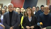 ОВАКВИ НАПАДИ НИСУ НЕШТО ШТО НАС ЈЕ ИЗНЕНАДИЛО Конференција СНС поводом инцидента у Скупштини општине Аранђеловац (ВИДЕО)