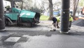 UREDILI STAZE I PARKING: Završavaju se radovi na unutarblokovskoj površini u Zemunu