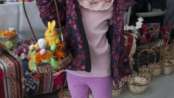 РАДОСТ ЗА НАЈМЛАЂЕ У току припреме за најрадоснији хришћански празник у Семберији и Мајевици