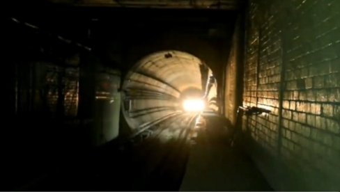 ИСТОРИЈСКИ ДАН ЗА ИНДИЈУ: Први подводни метро успешно је пуштен у промет (ВИДЕО)