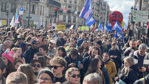 НАСТАВЉЕН ПРОТЕСТ ПРОТИВ РЕФОРМЕ: Французи поново на улицама