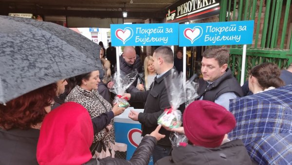 ПОРУКЕ ЗА ПРАЗНИК РАДОСТИ: Подељена васкршња јаја у Бијељини