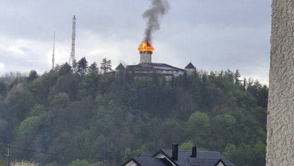 ВАТРОГАСЦИ СЕ БОРЕ СА ВАТРЕНОМ СТИХИЈОМ: Гори Кула на Старом граду у Великој Кладуши