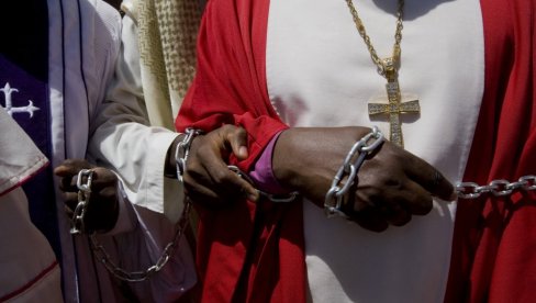 ЗАВРШЕНА ОБДУКЦИЈА ДЕЦЕ ПРОНАЂЕНИХ У МАСОВНОЈ ГРОБНИЦИ: Гладовање малишана из Кеније повезано са сектом Међународна црква