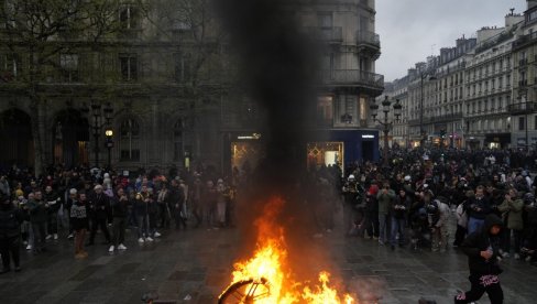 DEMONSTRANTI OKUPIRALI PARIZ: Odluka Ustavnog saveta izazvala burne rekacije širom Francuske (FOTO/VIDEO)