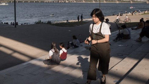 OMLADINA TOTALNO IZOLOVANA OD SPOLJAŠNJEG SVETA: Južna Koreja plaća usamljenim mladim ljudima 500 dolara mesečno za ponovni ulazak u društvo