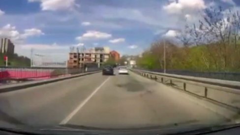 PRETICANJE PREKO PUNE LINIJE, NAGLO KOČENJE I SVAĐA: Filmska jurnjava automobilima na beogradskim ulicama (VIDEO)