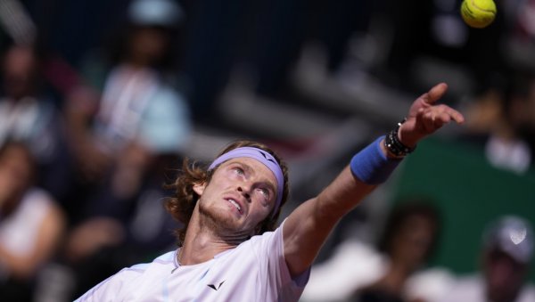 РУС ПОПУТ ФЕНИКСА: Рубљов уз доста мука до историје