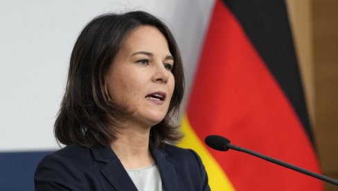 I BERBOKOVA PUCA OD MUKE - ZABRINUTA ZBOG SVESRPSKOG SABORA: Zapad to neće prihvatiti