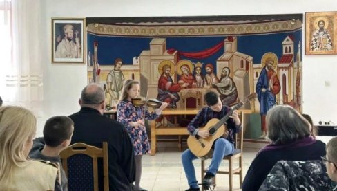 МУЗИЧКИ ПРОГРАМ НА ВАСКРС: Концерт у Параћину приредили ученици ОМШ Миленко Живковић