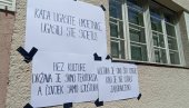 NEDOSTOJNA POVIŠICA OD 20 EVRA: Nezadovoljni umetnici juče pred Vladom Crne Gore