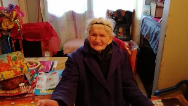 САДА ЈЕ СА СВОЈИМ СИНАНОМ: У Лозници преминула Ђулка Сакић (89), мајка популарног певача (ФОТО)