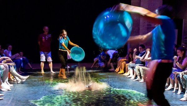 ЗАМИШЉЕНО ПУТОВАЊЕ ДУНАВОМ У СКЦ НОВИ САД : Позоришни спектакл у оквиру Дунавске конференције о култури