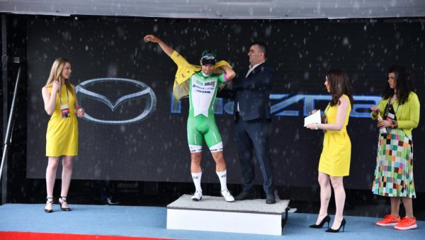 ЗАНОНЋЕЛО ОБУКАО ЖУТУ МАЈИЦУ: Италијан славио у другој етапи бициклистичке трке Београд - Бањалука