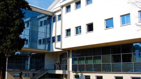 УМЕСТО ПРЕД ЂАКЕ, ТЕСТ КОД ТУЖИОЦА: Полуматуранте у ЦГ чека нови термин за полагање екстерне матуре