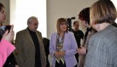 ЈЕДАН ОД НАЈЛЕПШИХ ИЗЛОЖБЕНИХ ПРОСТОРА У ЗЕМЉИ Минстарка културе Маја Гојковић у музеју у Кикинди отворила нову галерију