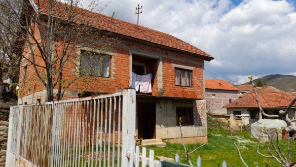 МЕСТО ЗЛОЧИНА: Ово је кућа код Лесковца у којој је мушкарац убио ванбрачну партнерку (ФОТО)
