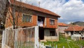 MESTO ZLOČINA: Ovo je kuća kod Leskovca u kojoj je muškarac ubio vanbračnu partnerku (FOTO)