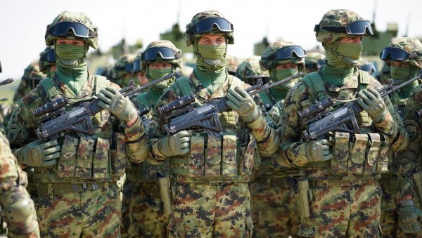 МИНИСТАР ОДБРАНЕ БИХ ХЕЛЕЗ: Српска војска би се лако обрачунала са Приштином