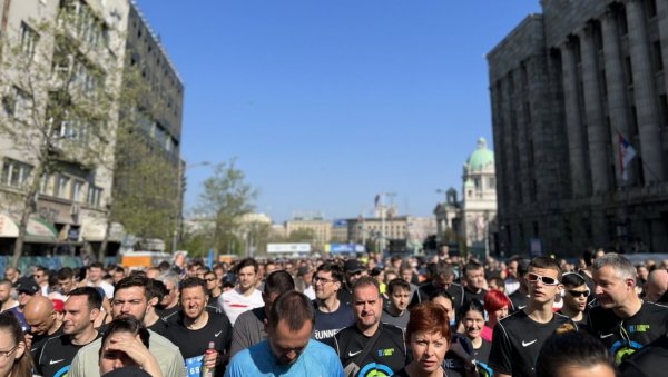 ОБОРЕН РЕКОРД:  10.500 учесника на старту Београдског маратона