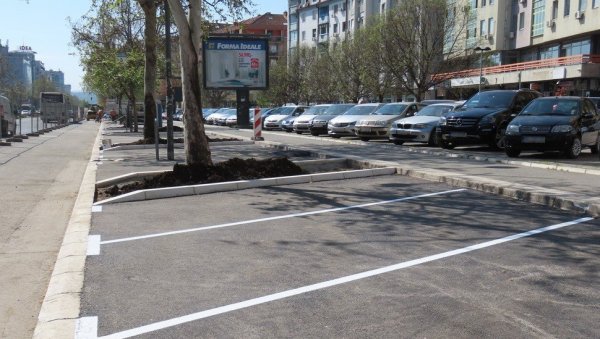 НОВОСАДСКИ БУЛЕВАР ОСЛОБОЂЕЊА КАО НОВ: Реконструкција паркиралишта на најдужој саобраћајници у том граду