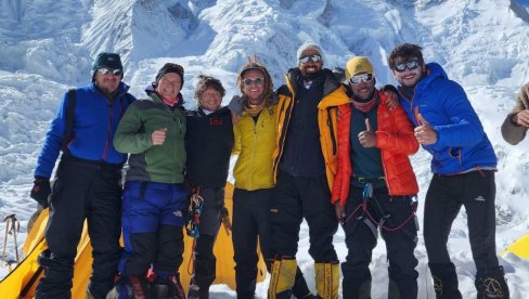 DOKTOR I ZA HIMALAJE: Lekar iz Kragujevca nedavno osvojio Anapurnu, jedan od najviših vrhova (FOTO)