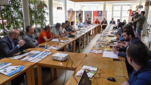 DOMAĆE BOLJE OD UVOZNOG: U Trebinju održana privredna regionalna konferencija