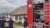 VELIKI POŽAR U ZRENJANINU: Goreo krov klanice, pa se zapalila i kuća (FOTO/VIDEO)