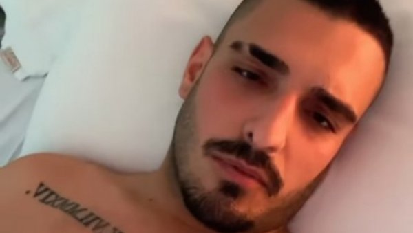 ДАРКО ЛАЗИЋ ПОНОВО У БОЛНИЧКОЈ ПОСТЕЉИ: Певач хитно оперисан, здравствено стање му се закомпликовало