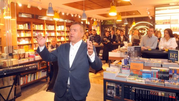 КЊИГЕ У НОВОМ ДОМУ: У Улици Јурија Гагарина синоћ отворен јединствен културни кутак за љубитеље писане речи