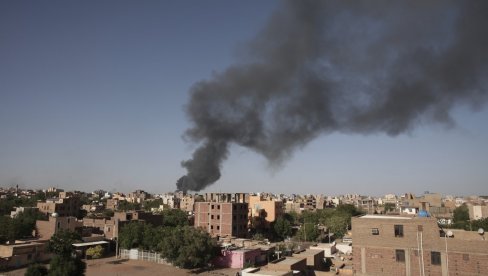 DRAMATIČNO U SUDANU UPRKOS KRHKOM PRIMIRJU: Pucano na turski avion za evakuaciju, eksplozije odjekuju, ima povređenih