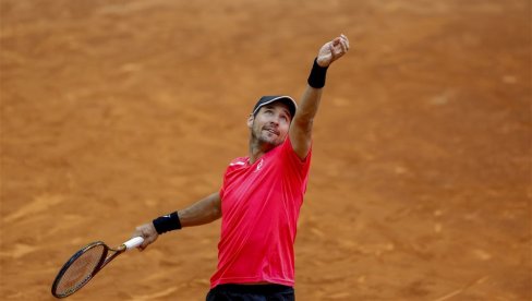 LAJOVIĆ NASTAVIO SA POBEDAMA: Srpski teniser sjajno počeo učešće u Madridu