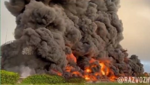 СЕВАСТОПОЉ НАПАДНУТ ДРОНОВИМА: Огласио се губернатор - На складиште нафте извршен удар са два дрона, избио пожар (ВИДЕО)