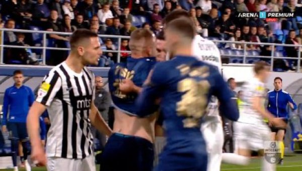 ВАРНИЦЕ НА ТЕРЕНУ: Једни на друге кренули фудбалери ТСЦ-а и Партизана (ВИДЕО)