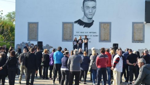DA NAM DECU NE UBIJAJU DRUGI PUT: Fondacija „Luka Jovović“ u Ratkovu okupila roditelje mladih stradalih u saobraćaju