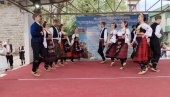 NEGOVANJE TRADICIJE: Festival folklora u Bratuncu na Đurđevdanskim susretima, povodom slave grada (FOTO/VIDEO)