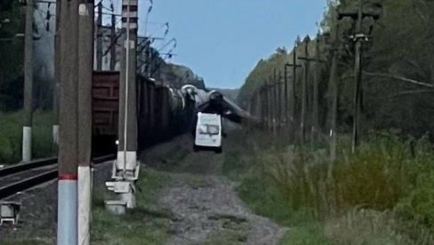 HAOS U RUSIJI: Diverzanti digli prugu u vazduh - iskočila lokomotiva i 20 vagona (VIDEO)
