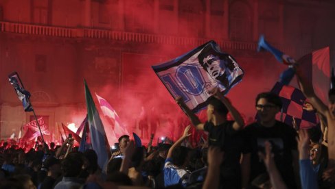 SKANDAL U ITALIJI: Pre šest meseci navijači Napolija veličali šampione, a sada su uradili ovo...